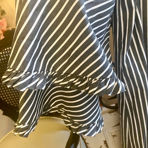 Beige by eci Off the Shoulder Dress. - Picture 3 of 8